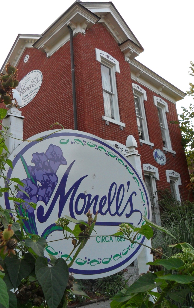 Monelle's A Nashville Tradition, copyright The Allium Garden